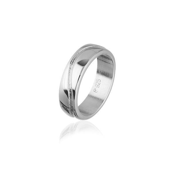 Simply Stylish Silver Ring R213