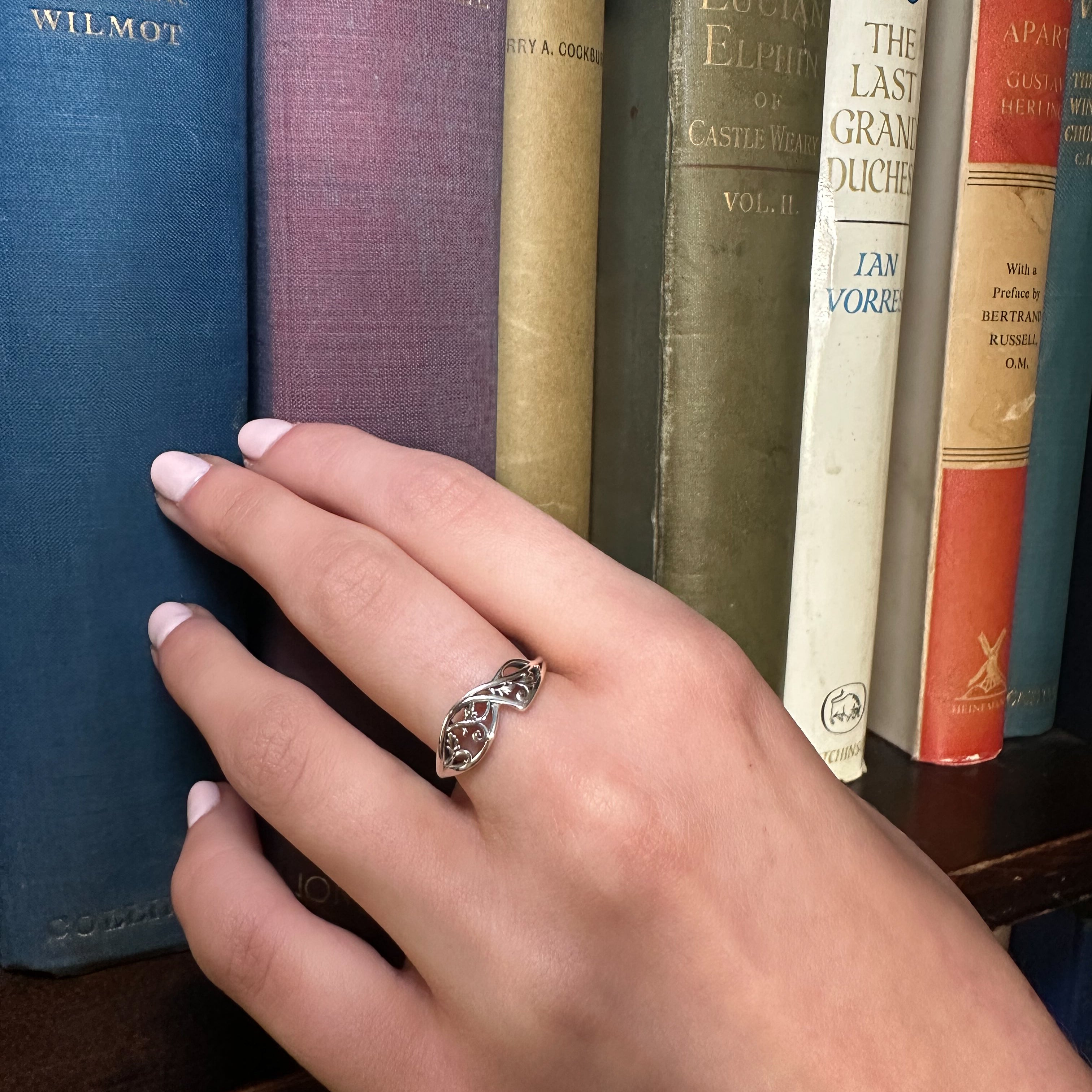 R567 William Morris Twist Ring R567 – Ortak